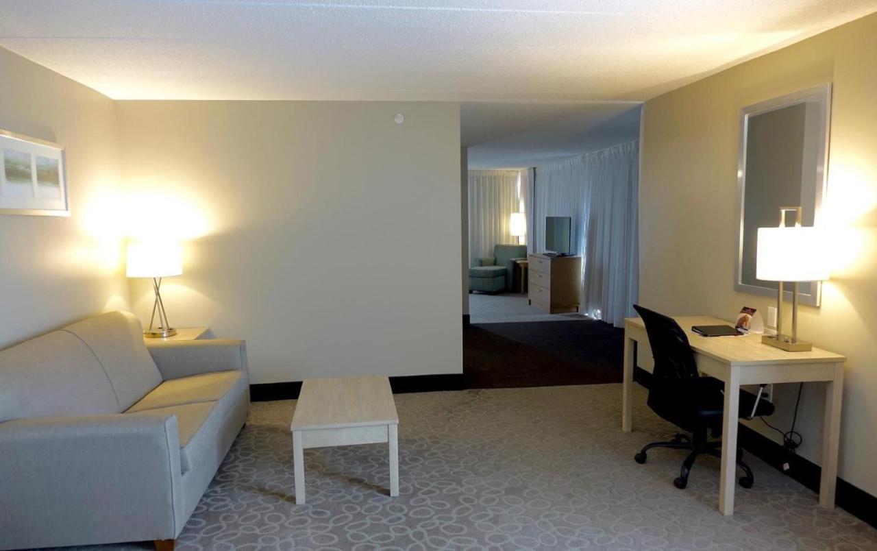 Holiday Inn Express & Suites Oshawa Downtown - Toronto Area, An Ihg Hotel Exterior photo